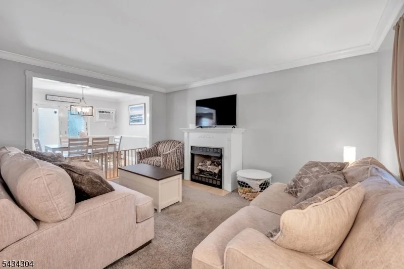 Photo of 244 Juniper Ln