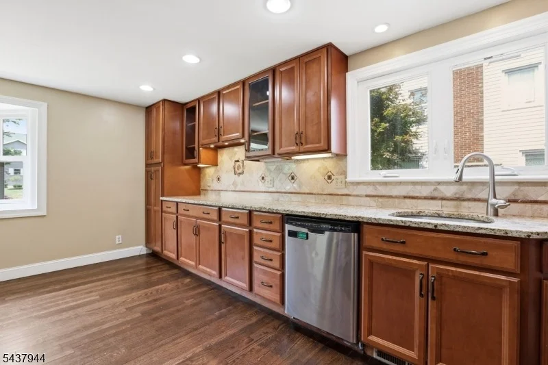 Photo of 641 Greenbrook Rd