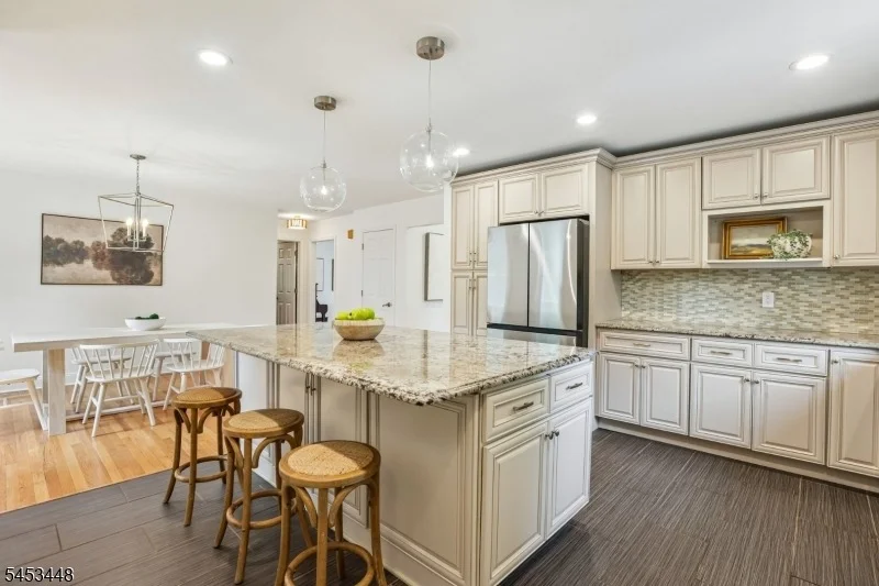 Photo of 650 Ridgewood Rd