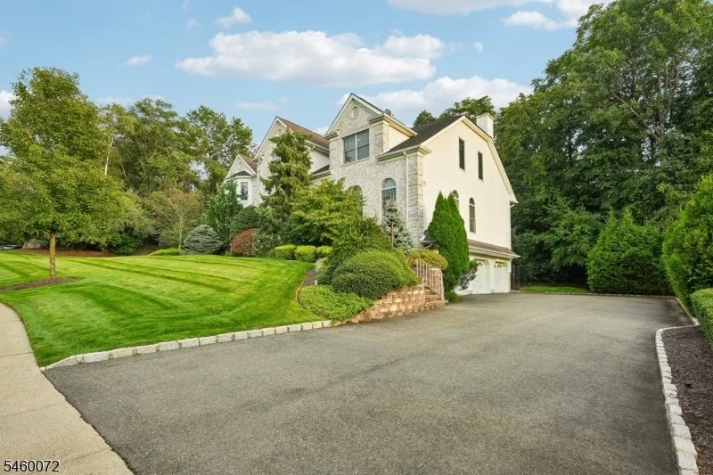 Photo of 16 Apple Ln