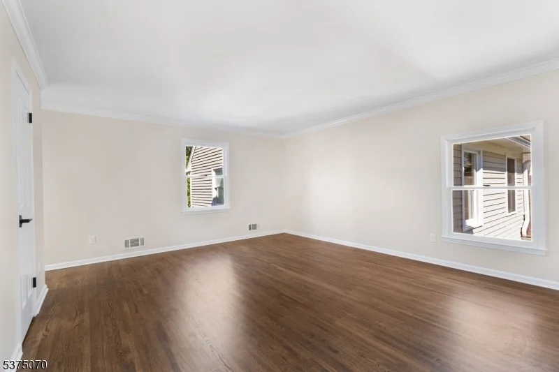 Photo of 26 W Main St
