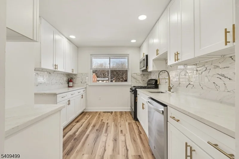Photo of 33 Sycamore Dr