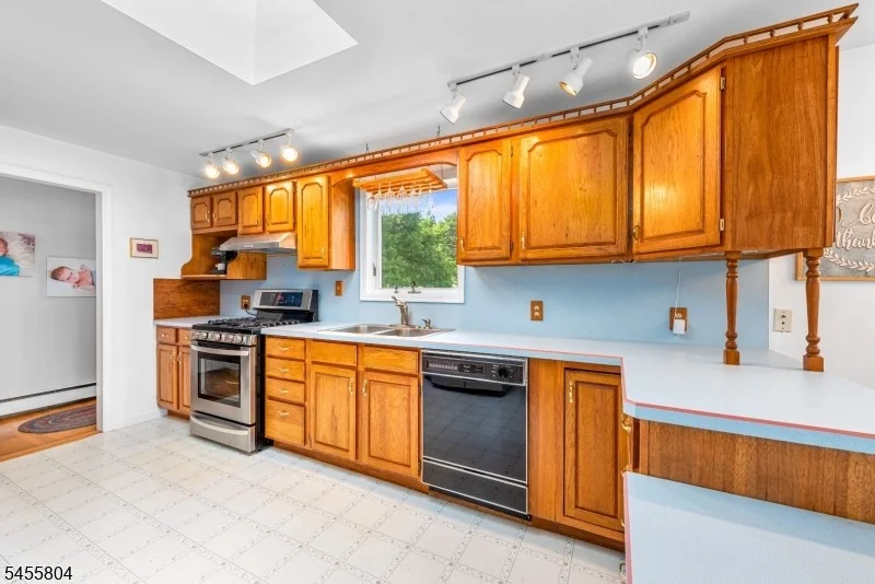 Photo of 39 Cornhollow Rd