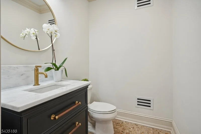 Photo of 63 Addison Dr