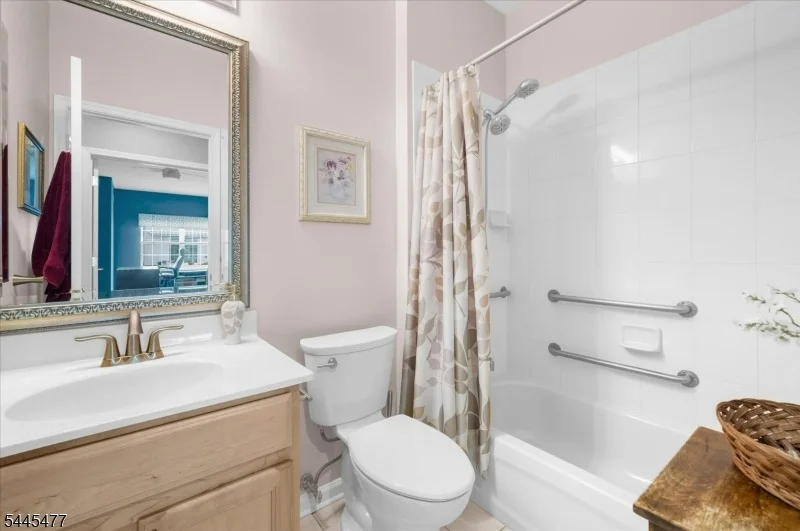 Photo of 79 Renaissance Blvd