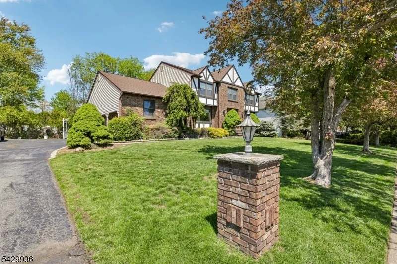 Photo of 28 Verkade Dr
