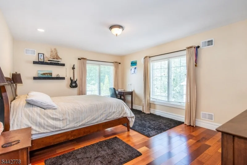 Photo of 16 Cheri Ln