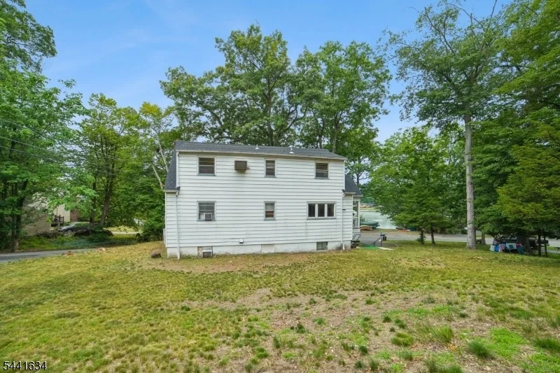 Photo of 72 Lake Dr East