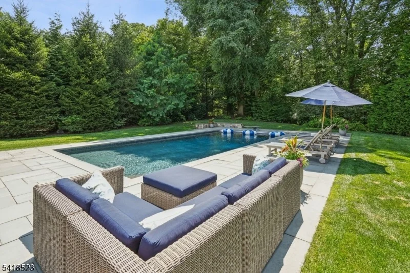 Photo of 30 Robert Dr
