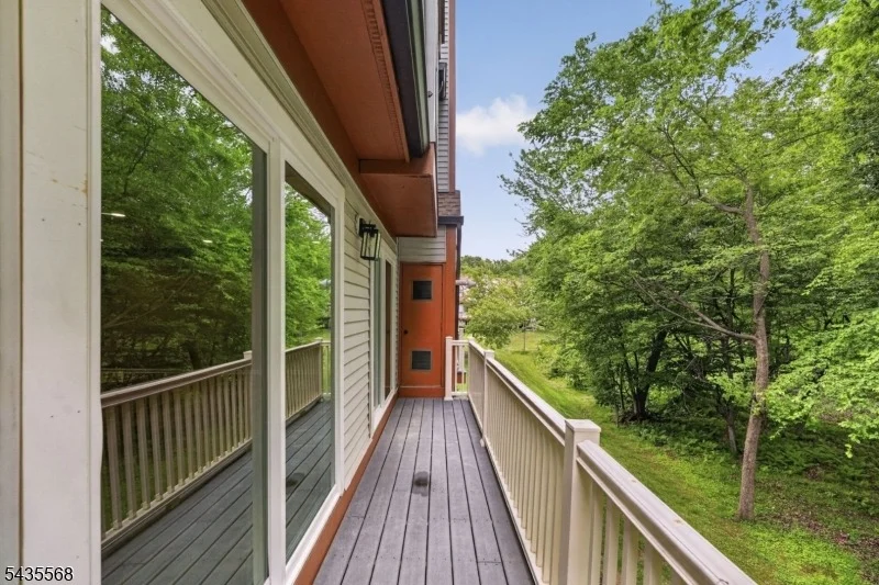 Photo of 32 Woods Edge Dr