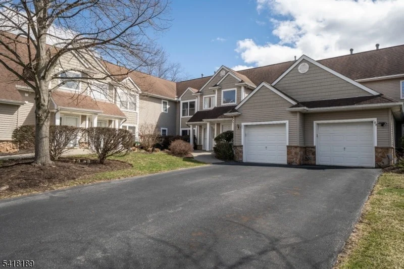 Photo of 89 Bourne Cir