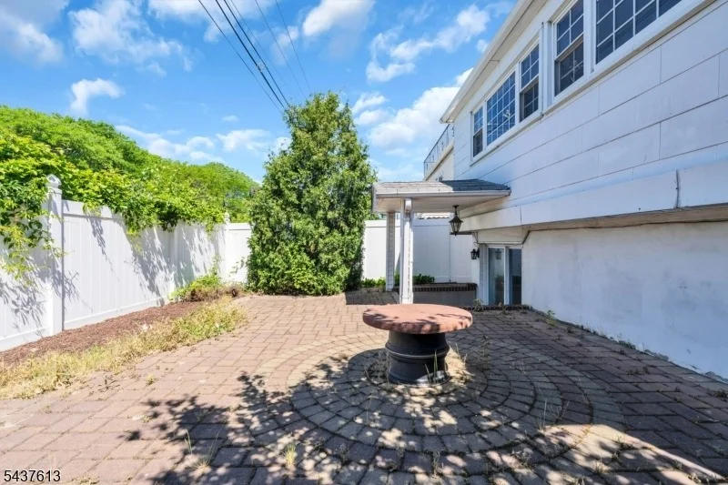 Photo of 23 Colonial Dr