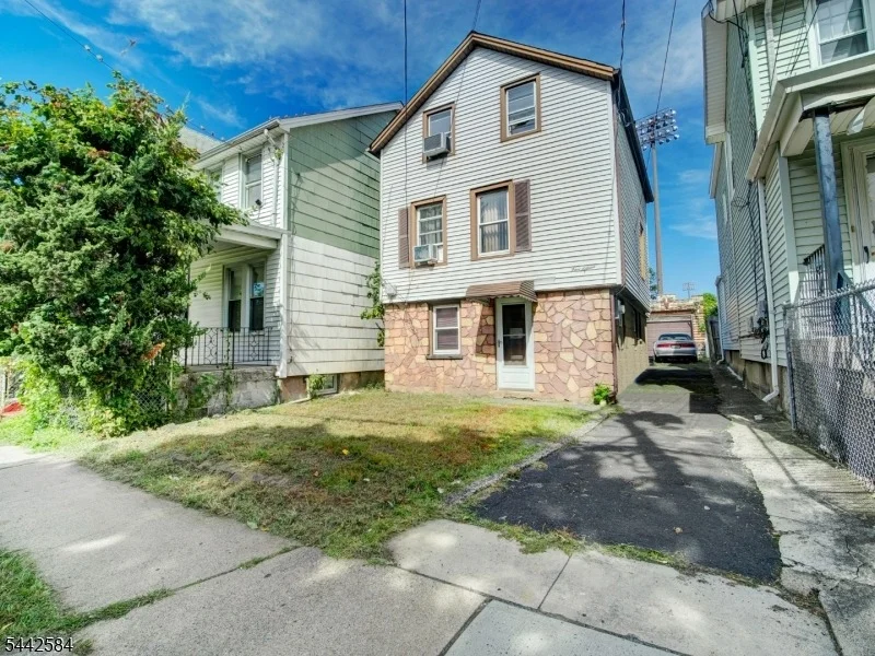 Photo of 515 Monroe St
