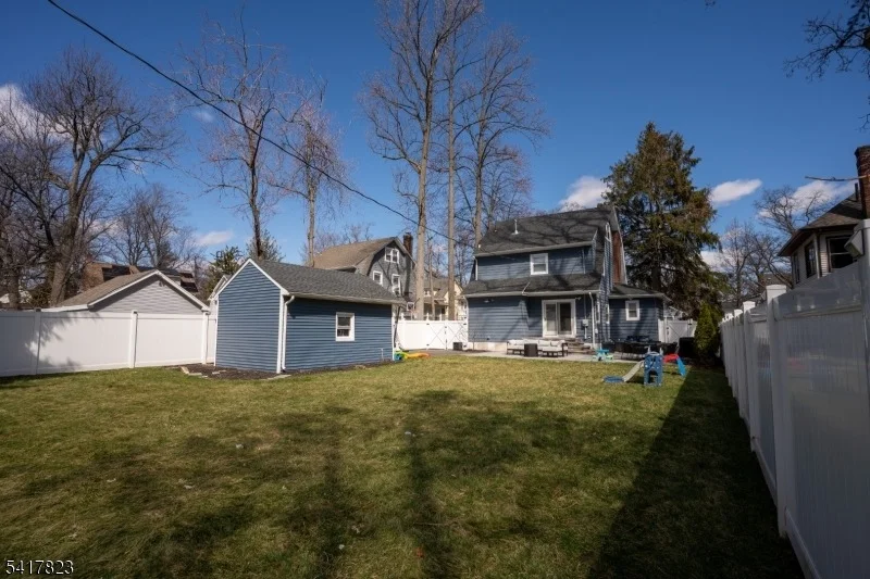 Photo of 246 Stirling Ave