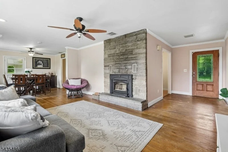 Photo of 21 Wayside Ln
