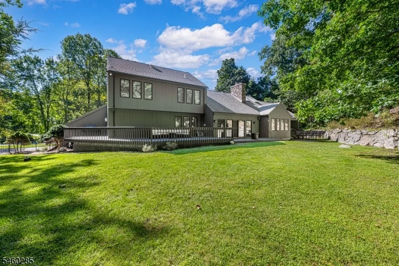 Photo of 33 Radcliffe Dr