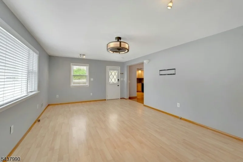 Photo of 451 Chestnut St