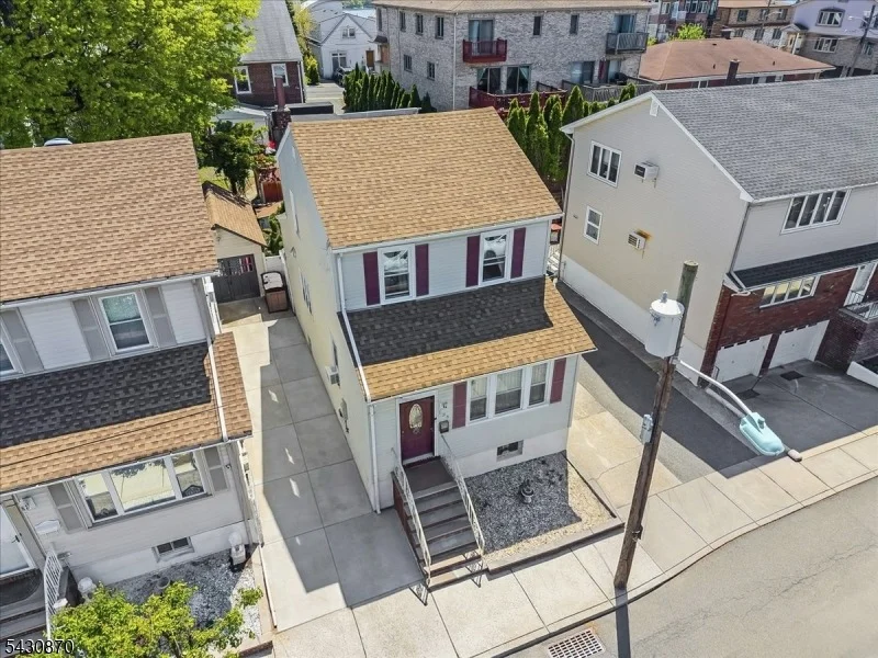 Photo of 136 Cedar St