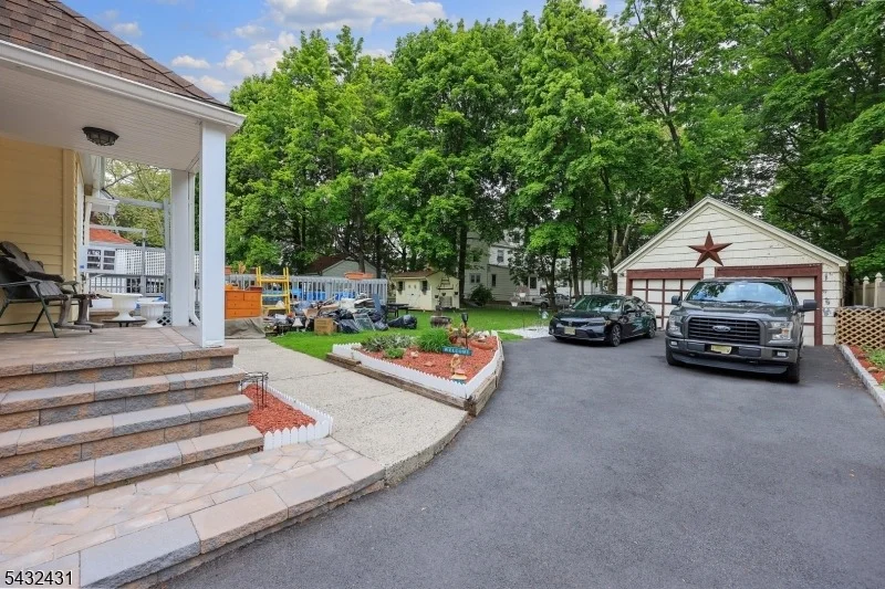 Photo of 1115 Central Ave