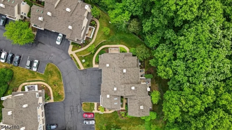 Photo of 18 Pheasant Brook Court