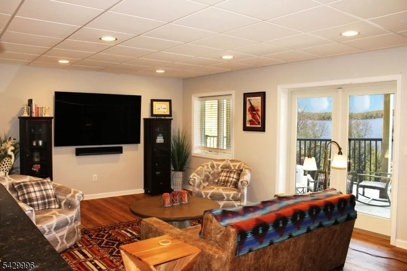 Photo of 9 Cox Ln