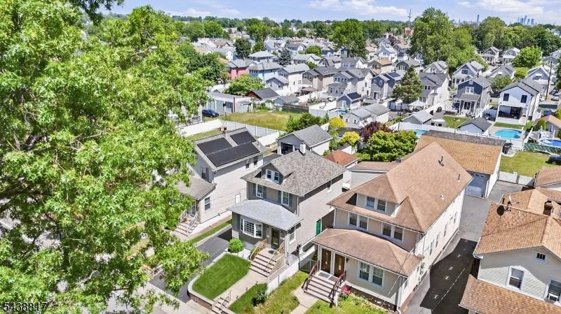 Photo of 332 Riverside Ave