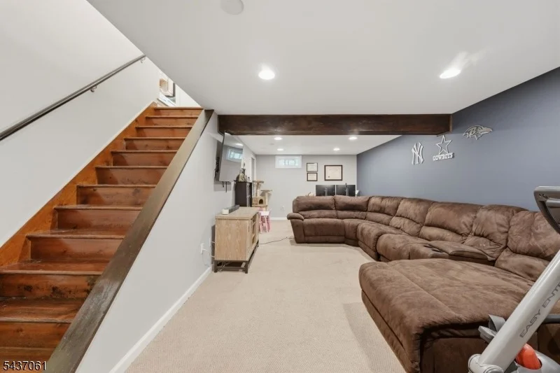 Photo of 16 Windsor Dr