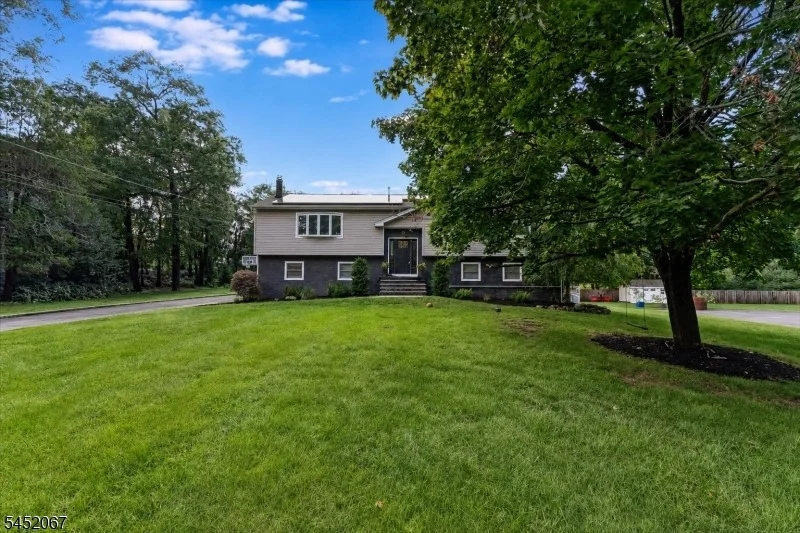 Photo of 23 Douglas Dr