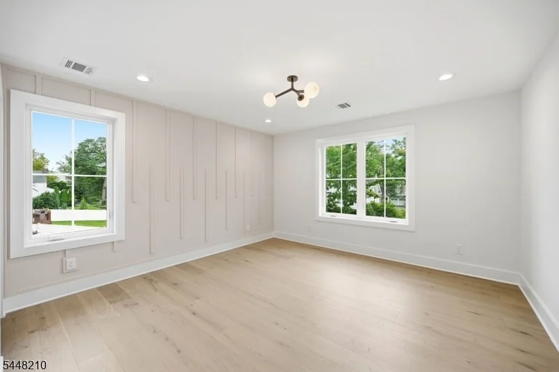 Photo of 936 Beverly Dr