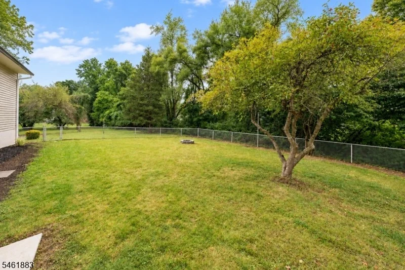 Photo of 157 Circle Dr