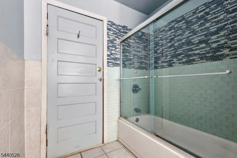 Photo of 569 Berkeley Ave