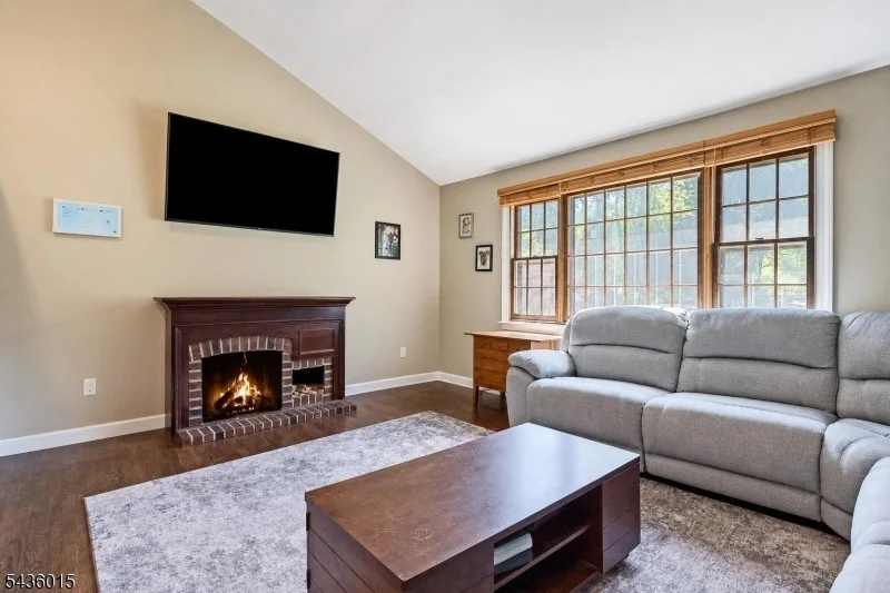 Photo of 12 River Rd
