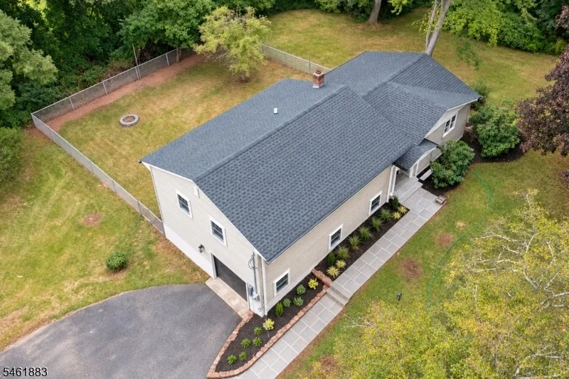 Photo of 157 Circle Dr