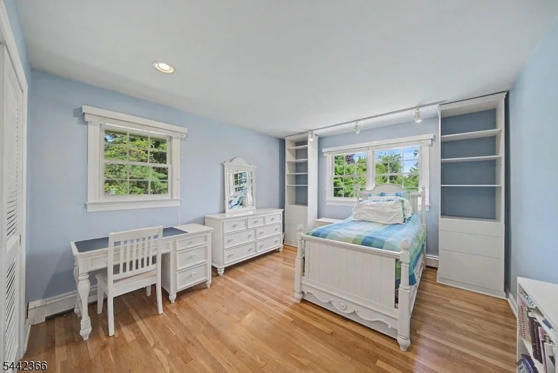 Photo of 28 Lyonsville Rd