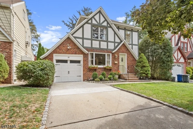 Photo of 28 Mountain Ave