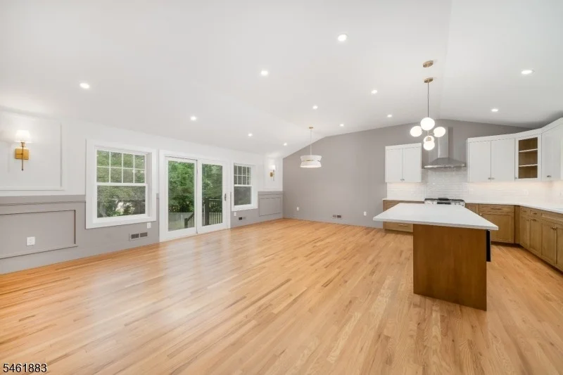 Photo of 157 Circle Dr