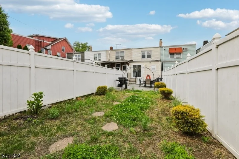 Photo of 63 Garrison St