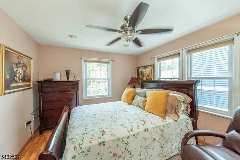 Photo of 359 Pennington Ave