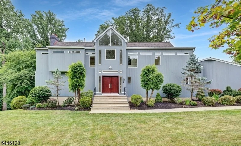 Photo of 30 Ellsworth Dr