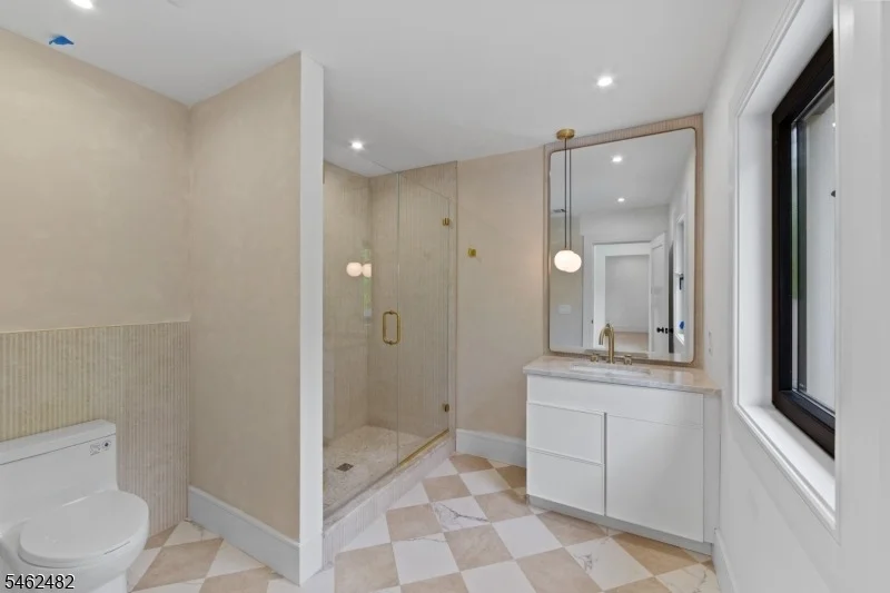 Photo of 809 West Shore Drive