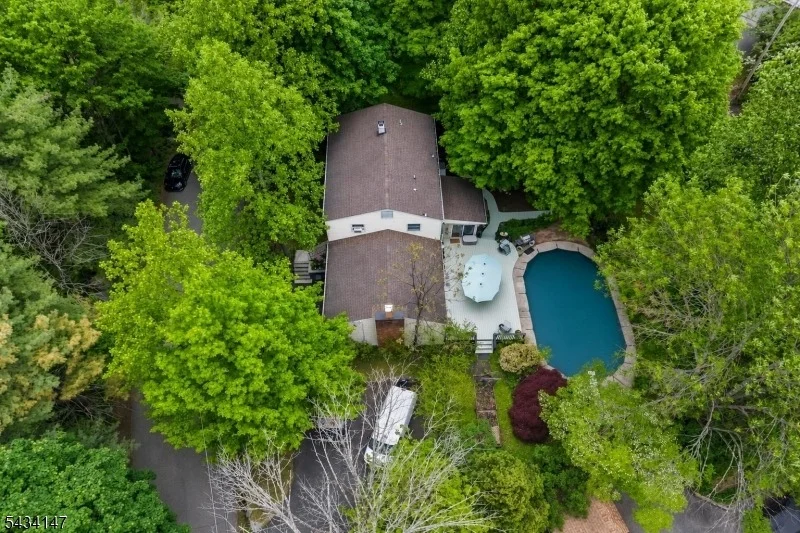 Photo of 33 Brooksyde Ave
