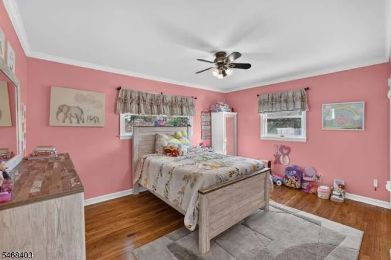 Photo of 6 White Oak Ln