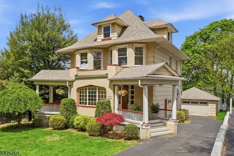 Photo of 18 IRVING PLACE