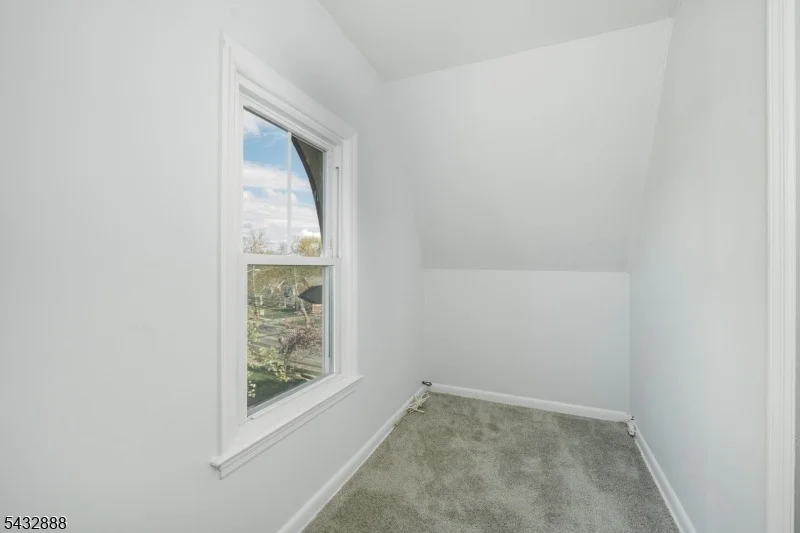 Photo of 331 Main St