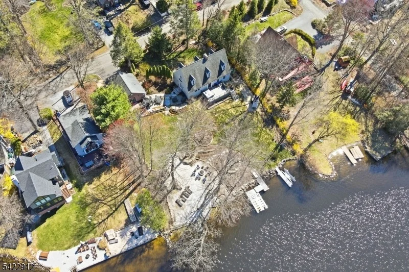 Photo of 173 Point Breeze Dr