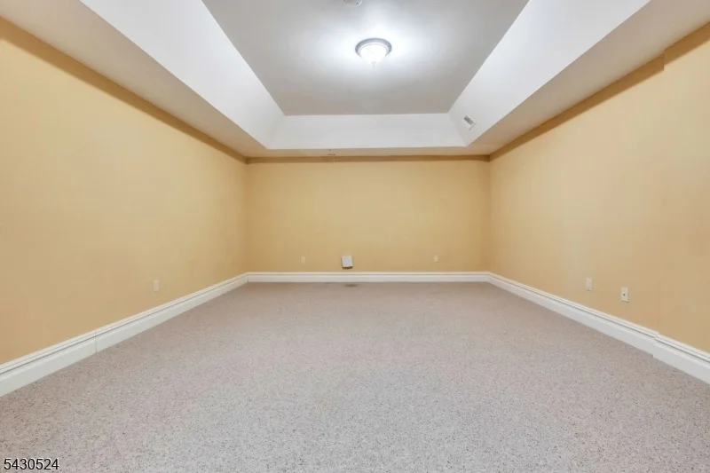 Photo of 37 Robbins Rd