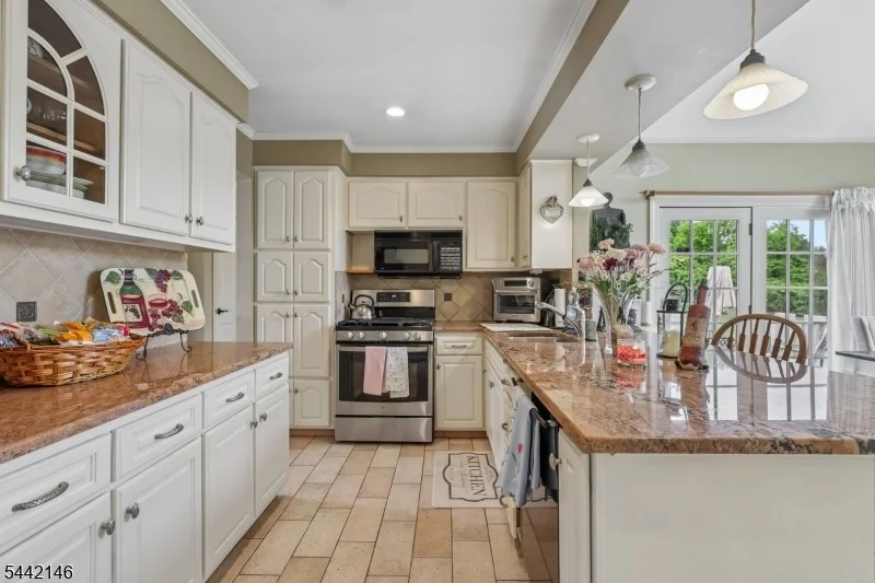 Photo of 49 Pancake Hollow Dr