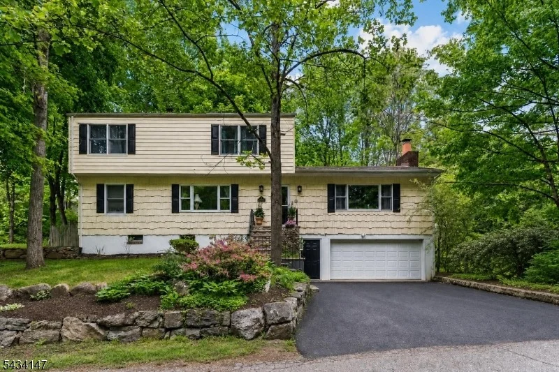 Photo of 33 Brooksyde Ave