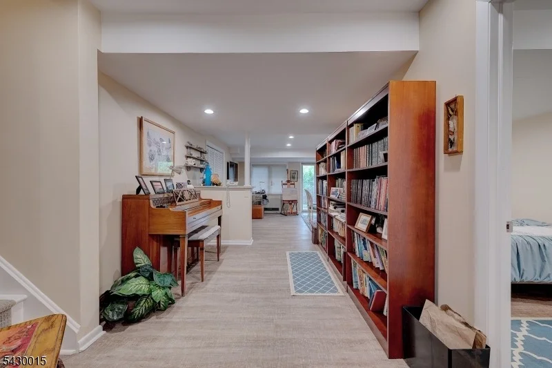 Photo of 69 Cummings Cir