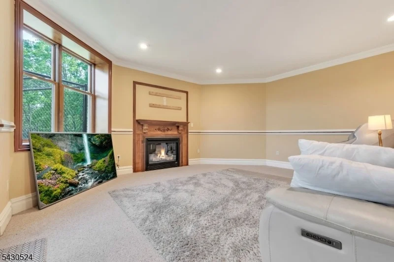 Photo of 37 Robbins Rd